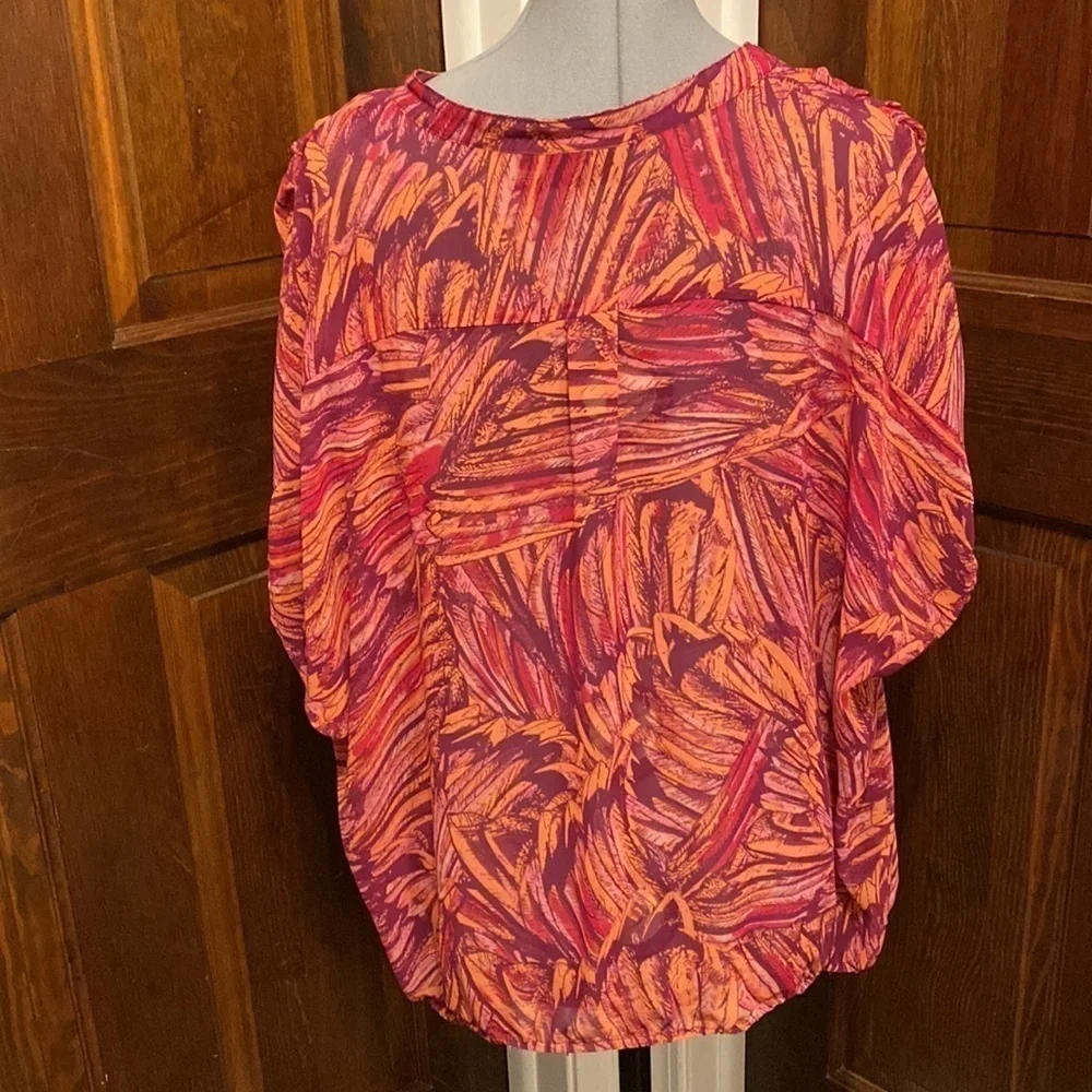 a.n.a Short Sleeve Sheer Vibrant Blouse